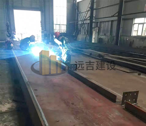 常州32中學(xué)箱型梁制作